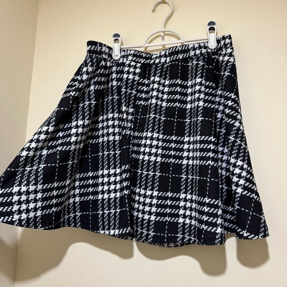 Women’s SHEIN Black and White Plaid Alternative Academia Skirt Size 2X - Picture 9 of 14